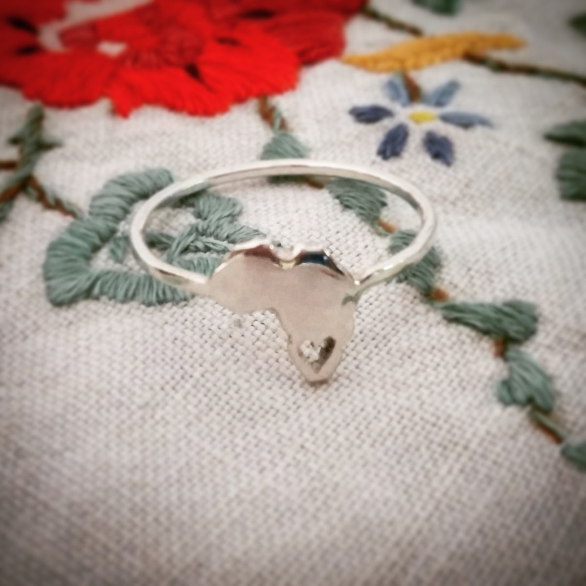 African Rings Design Sterling Silver Africa ring β Glovejewellery